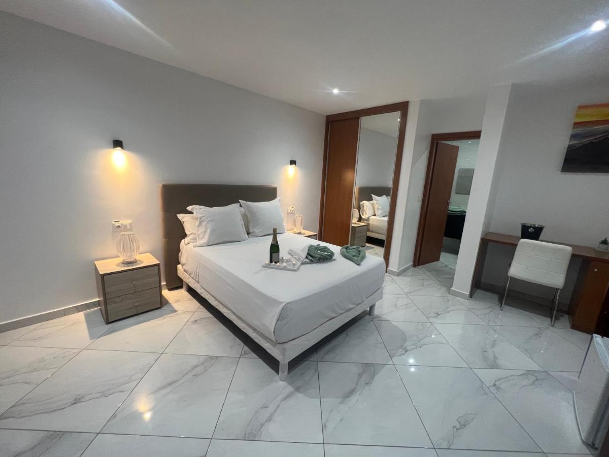 Residencial Santo Amaro Otel Tarrafal  Dış mekan fotoğraf