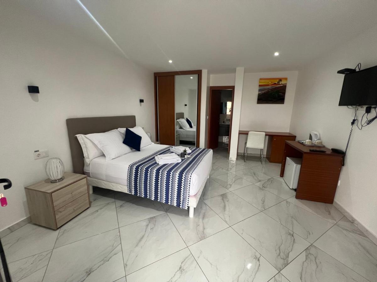 Residencial Santo Amaro Otel Tarrafal  Dış mekan fotoğraf