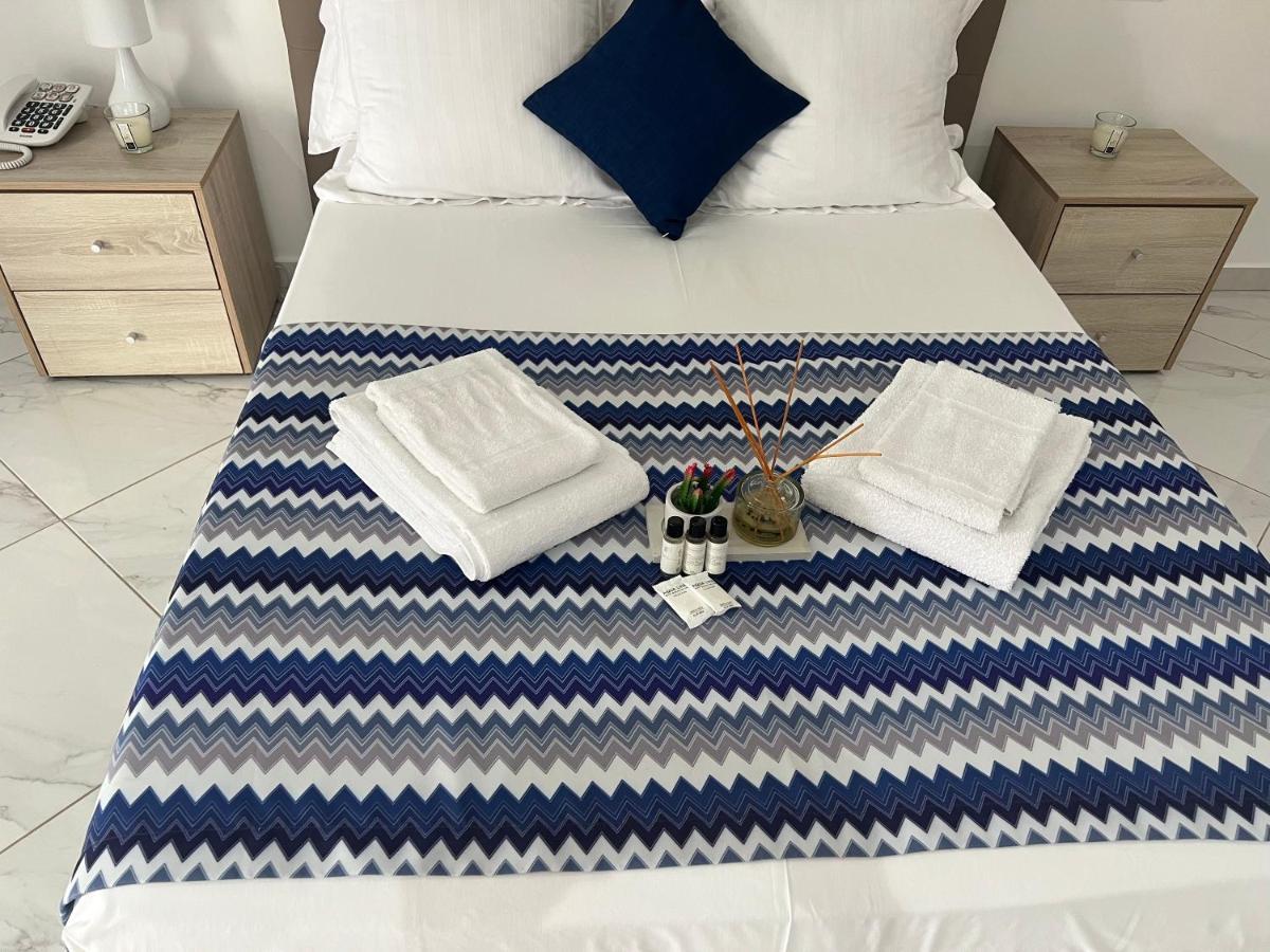 Residencial Santo Amaro Otel Tarrafal  Dış mekan fotoğraf