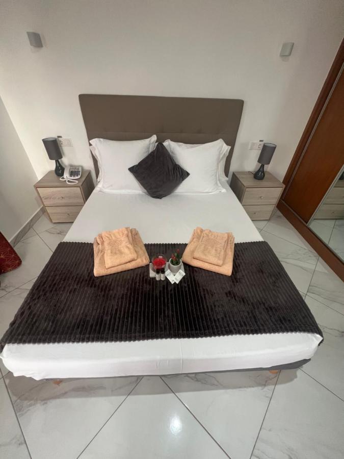 Residencial Santo Amaro Otel Tarrafal  Dış mekan fotoğraf