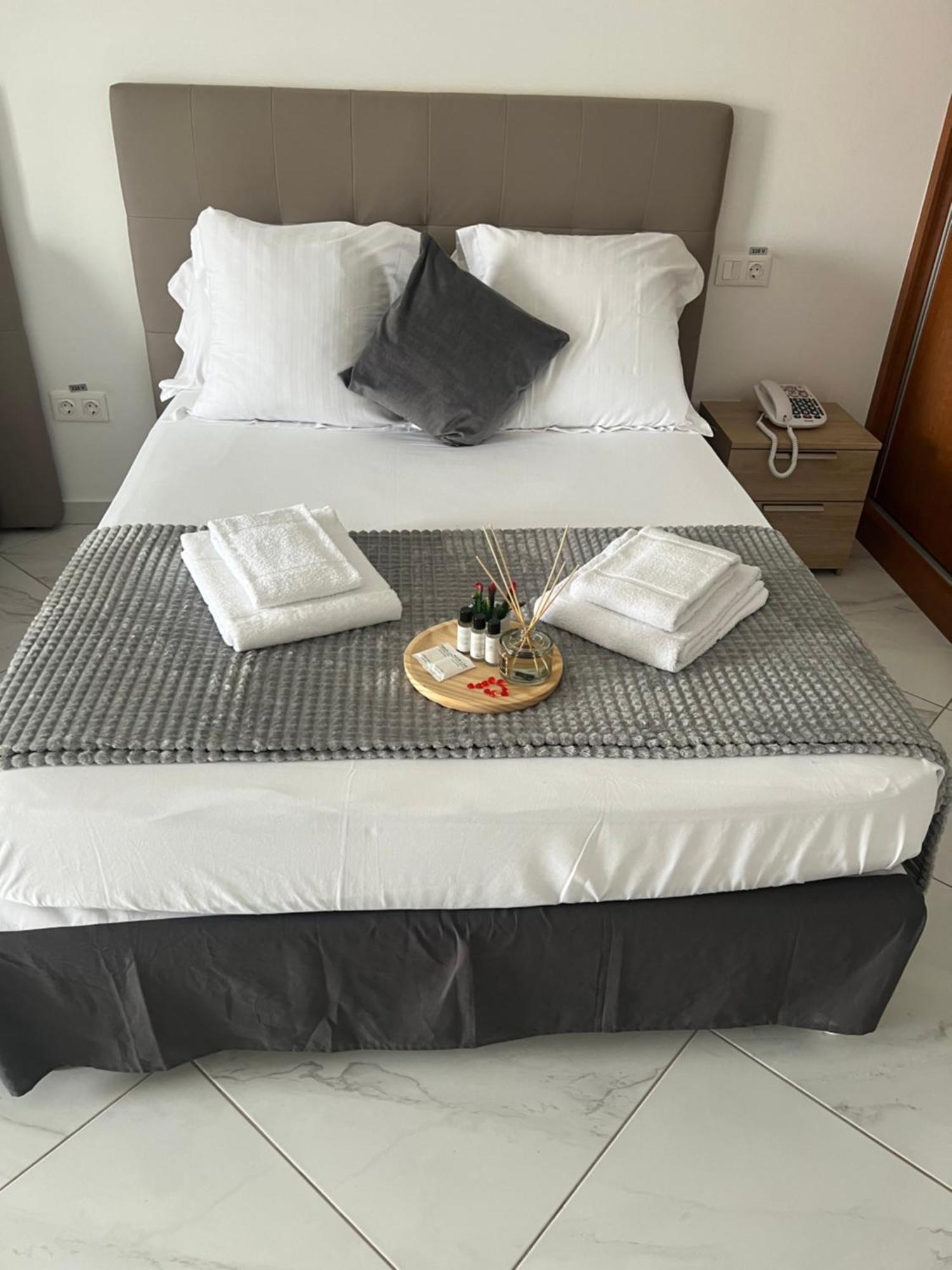 Residencial Santo Amaro Otel Tarrafal  Dış mekan fotoğraf